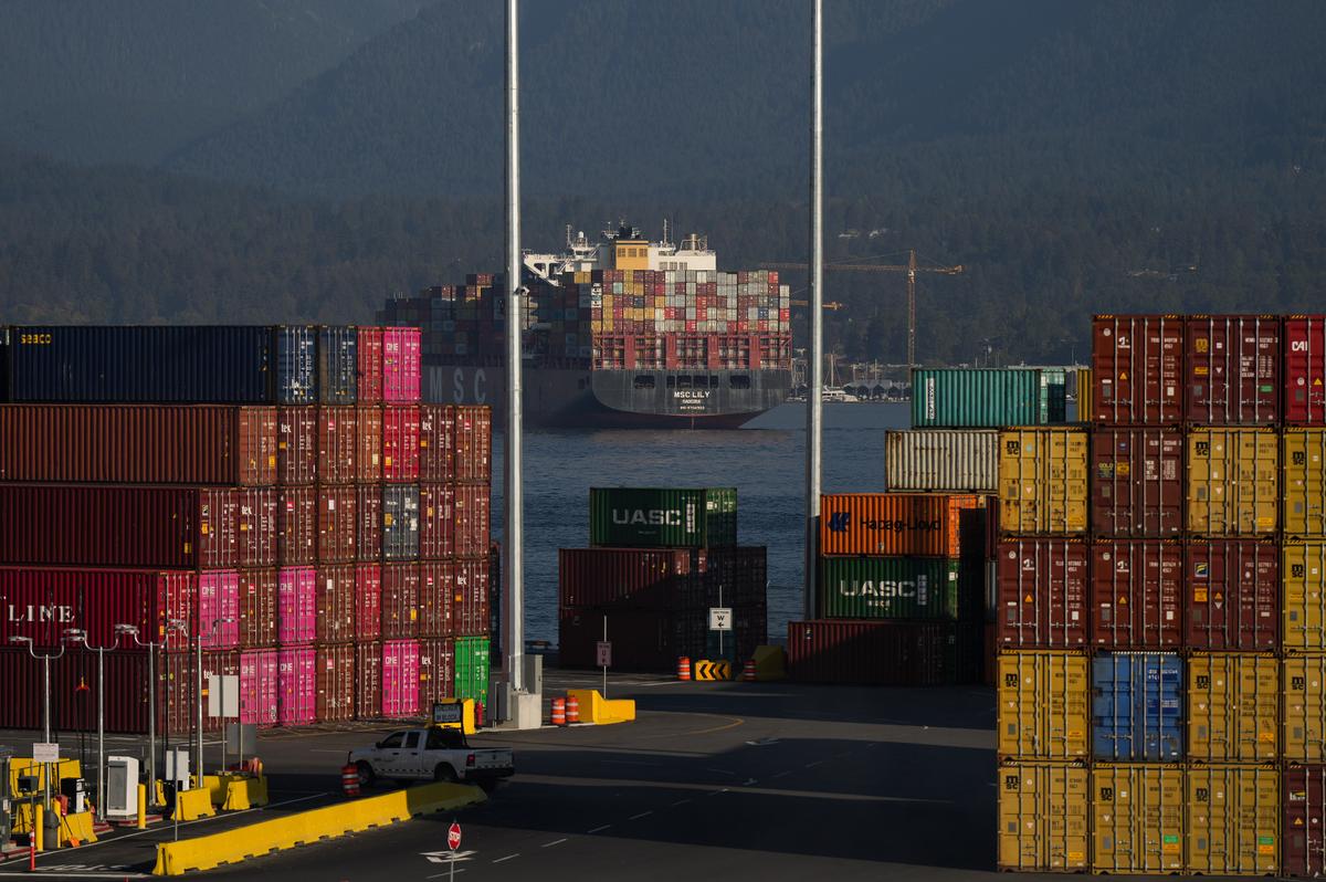 Statistics Canada Reports $1.5B Trade Deficit for February as Exports Fell
