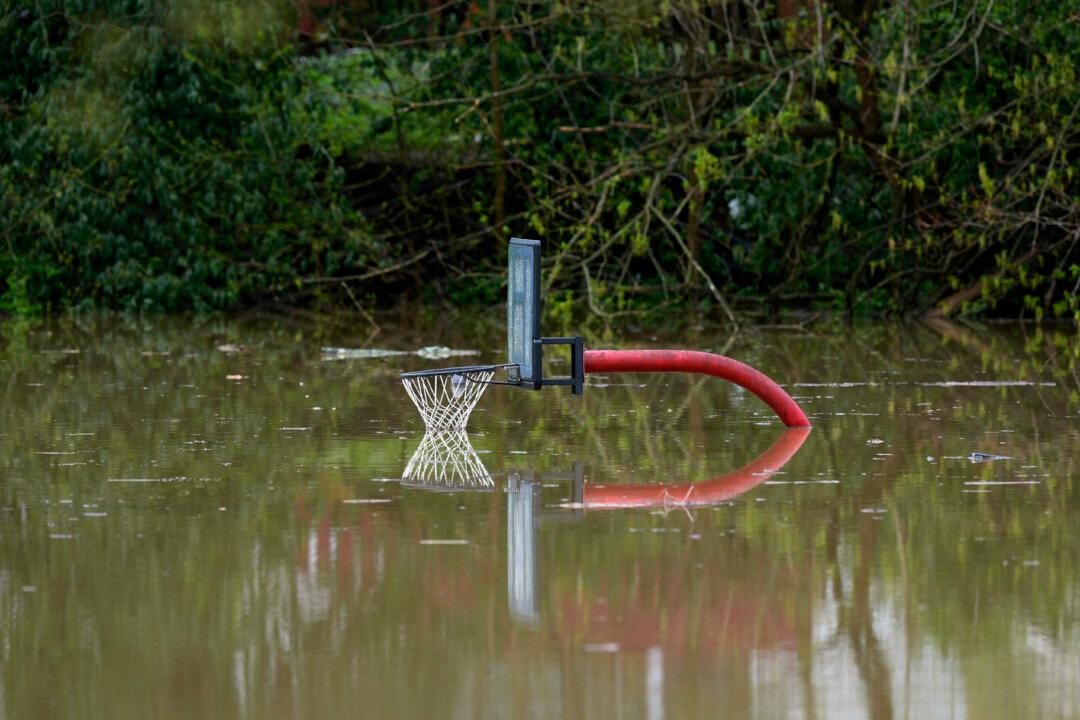 At Least 16 Dead in Flooding and Tornadoes as Storms Slash From Texas to Ohio