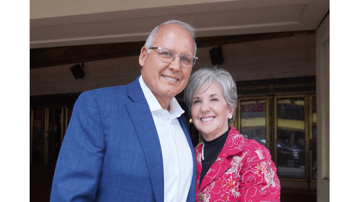 Audience Member Says World Needs to Return to Life Before Communism