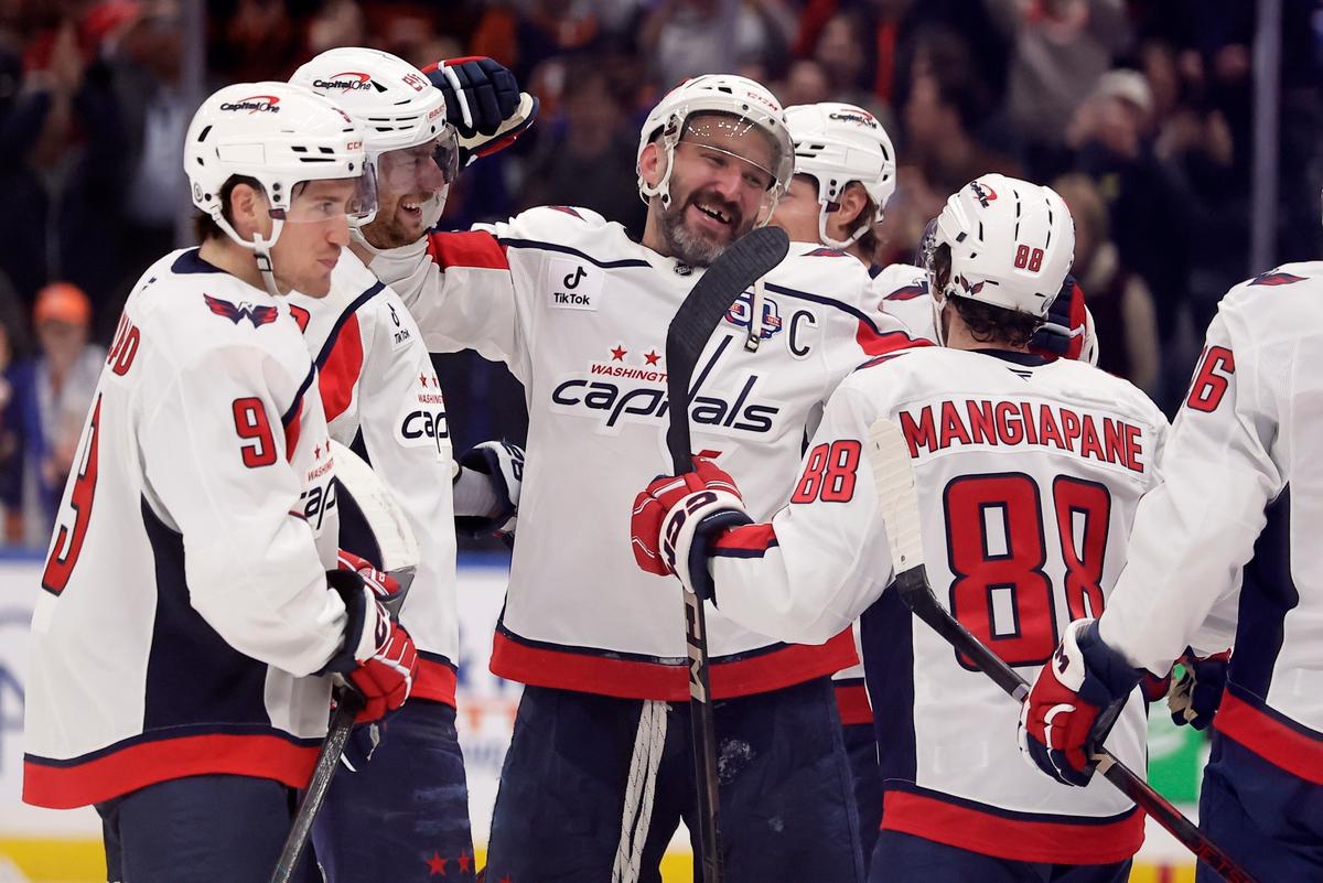 Ovechkin Breaks Gretzky’s Record With 895th Goal