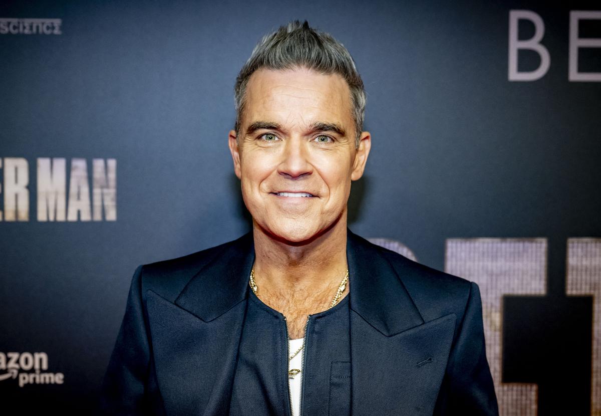 British Singer Robbie Williams Says He Got ‘17th-Century Pirate Disease’ After Extreme Weight Loss