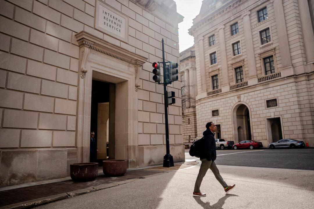 IRS Agrees to Share Data With Homeland Security on Illegal Immigrants