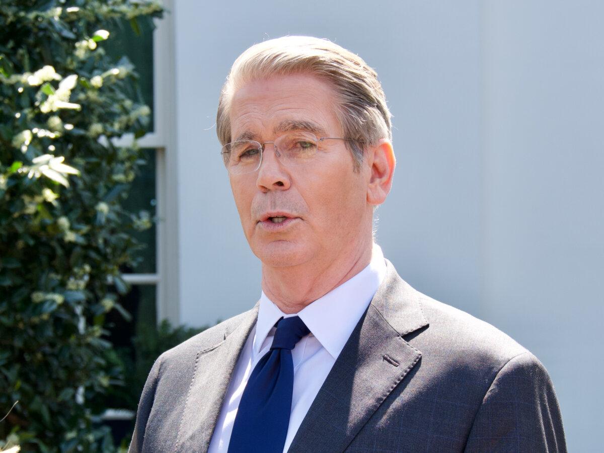Treasury Secretary Scott Bessent speaks to reporters outside the White House in Washington on April 9, 2025. (Travis Gillmore/The Epoch Times)