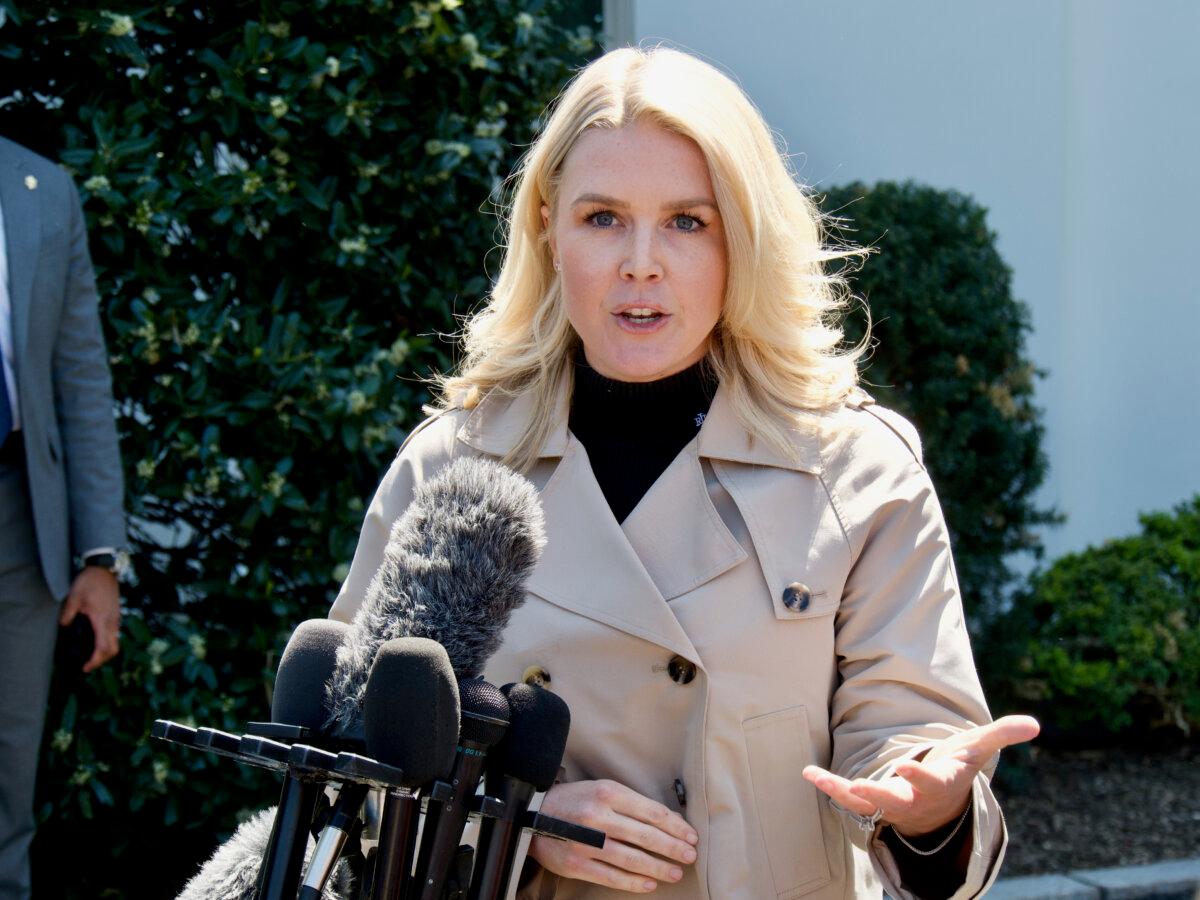 White House press secretary Karoline Leavitt speaks to reporters outside the White House in Washington, D.C., on April 9, 2025. (Travis Gillmore/The Epoch Times)