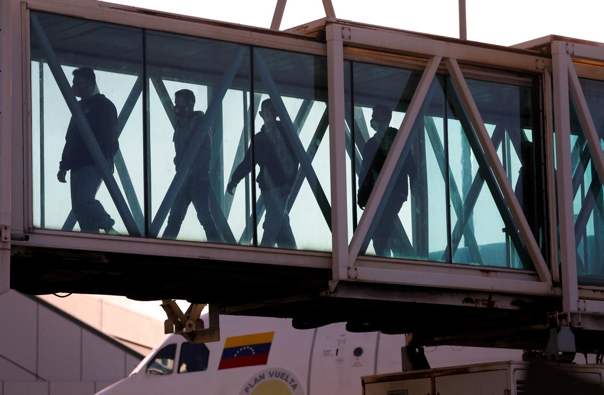 Judge Refuses to Block IRS From Sharing Tax Data on Illegal Immigrants Facing Criminal Investigation thumbnail