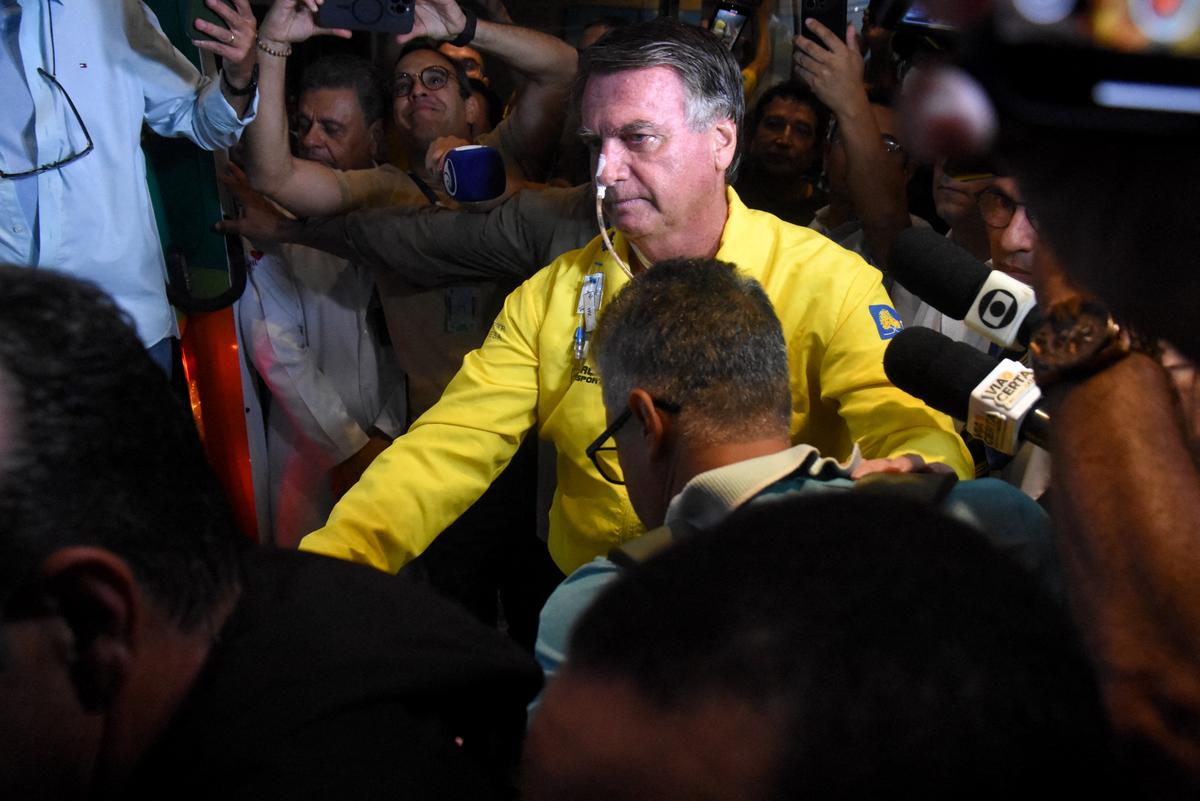 Brazil’s Former President Jair Bolsonaro Undergoes New Surgery for Bowel Obstruction
