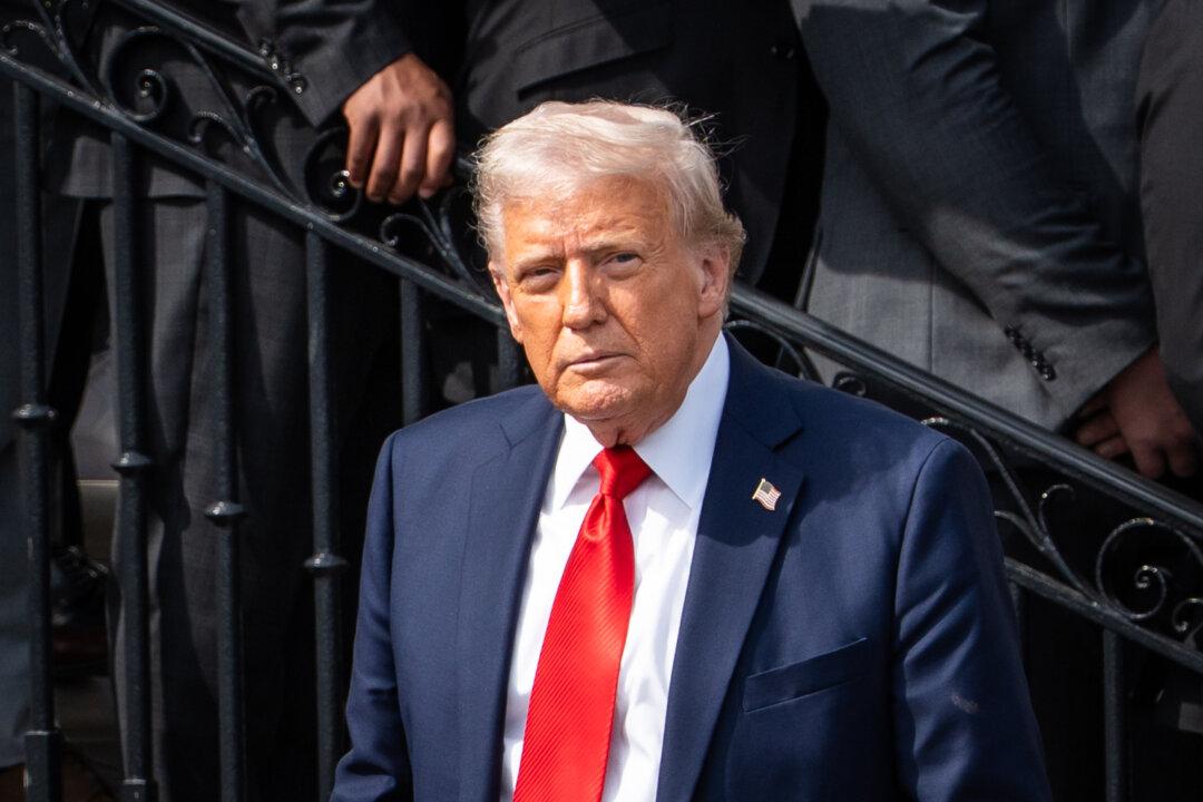 Trump Announces Free Flights, Possible Stipends for Self-Deportees