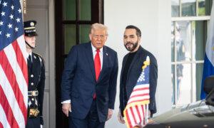 Trump nói ông muốn trục xuất một số công dân Hoa Kỳ phạm tội đến El Salvador