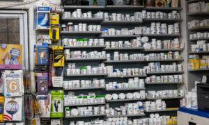 Trump Signs Order to Help States Import Low-Cost Medications