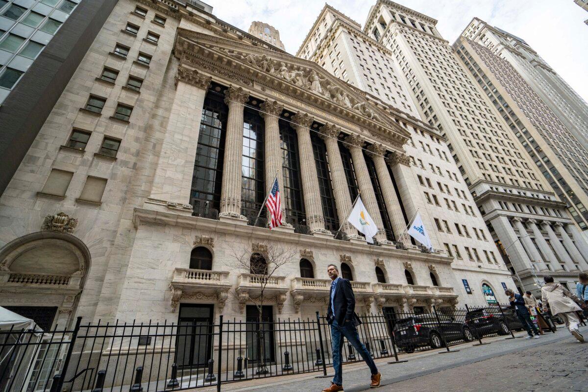 The New York Stock Exchange in New York City on April 4, 2025. (Samira Bouaou/The Epoch Times)