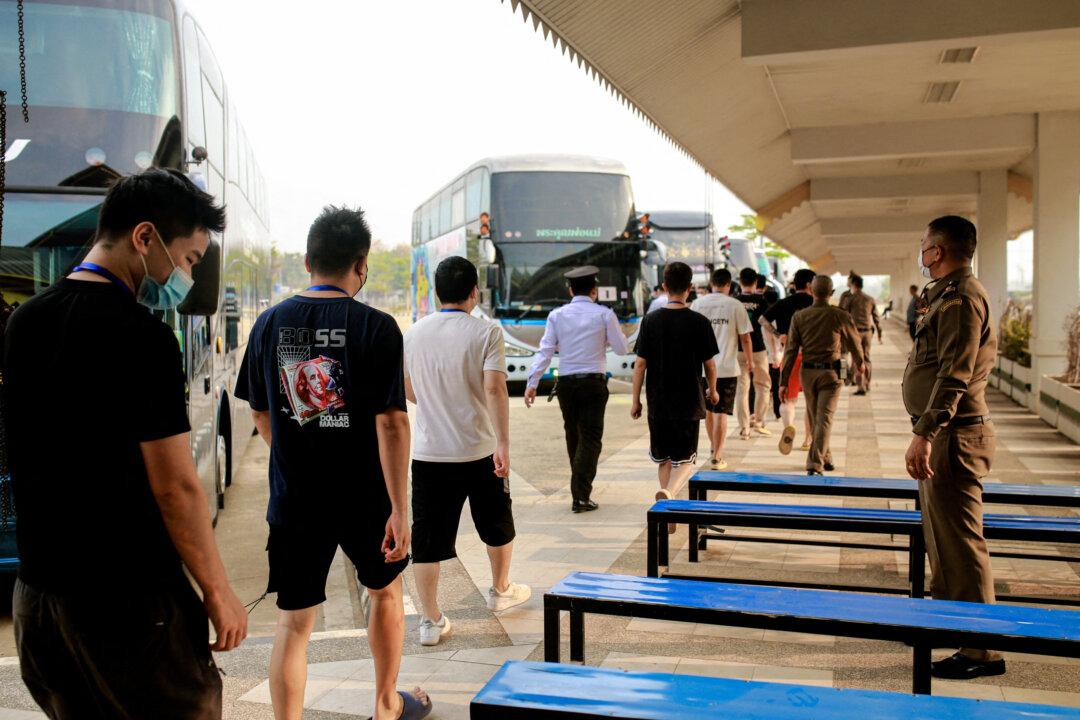 Nigeria Deports 50 Chinese Nationals in Major Cybercrime Crackdown