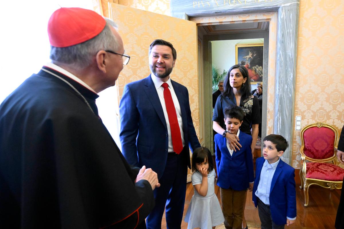Vance Meets With Vatican Officials