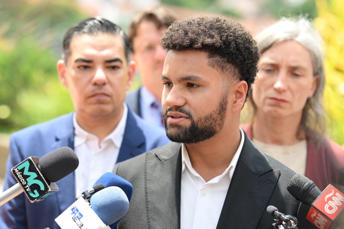 4 More Democrats Travel to El Salvador to Push for Abrego Garcia’s Release
