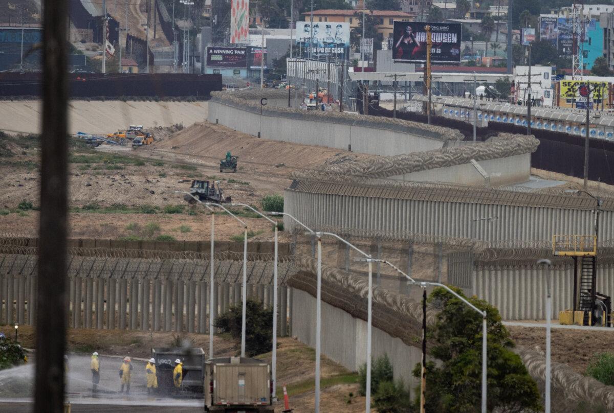The crew works on the Tijuana River outside San Diego, California on September 19, 2024 (John Fredrick/Epoch Times)