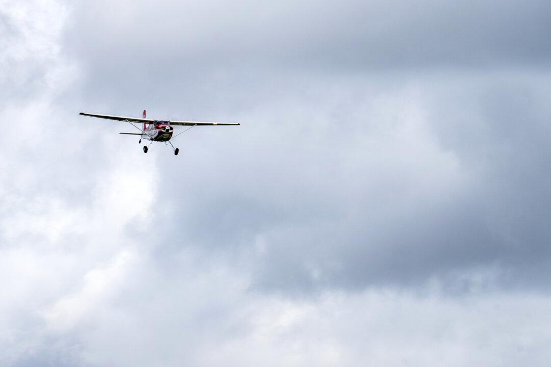 Small Plane Crash in Illinois Kills All 4 on Board