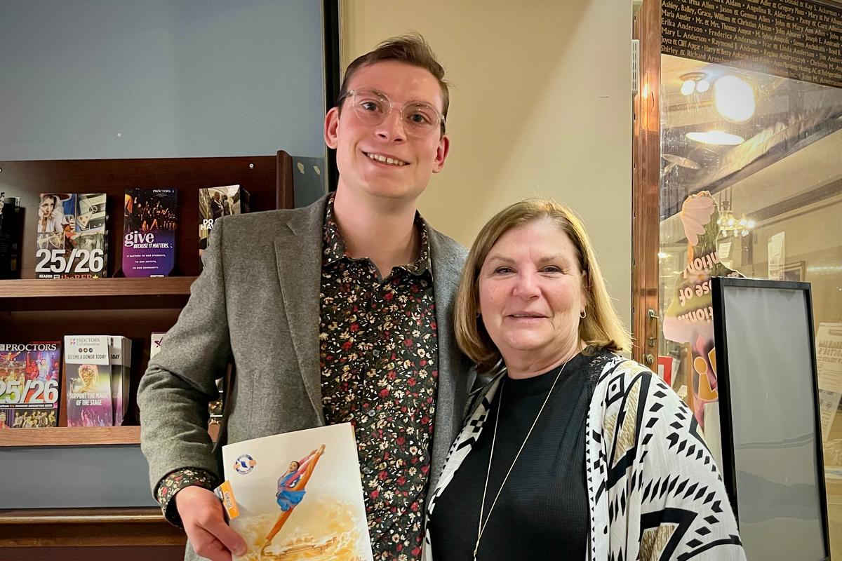 Schenectady Audience Admires Shen Yun