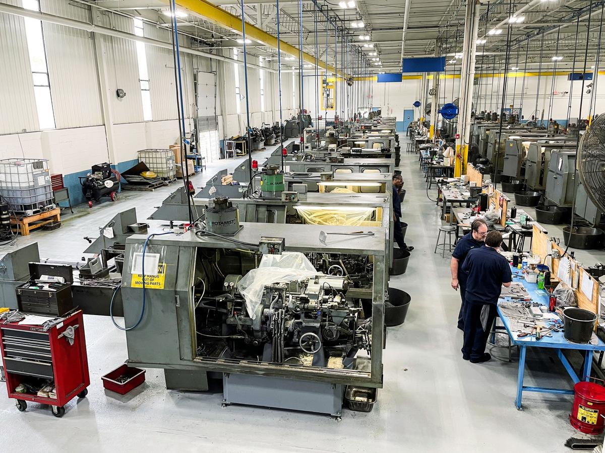 US Manufacturing Shows Signs of Improvement as Factory Output, Orders Tick Higher