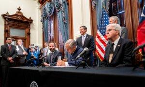 Texas Governor Signs âTexas DOGEâ Into Law to Cut Regulations, Boost Government Efficiency