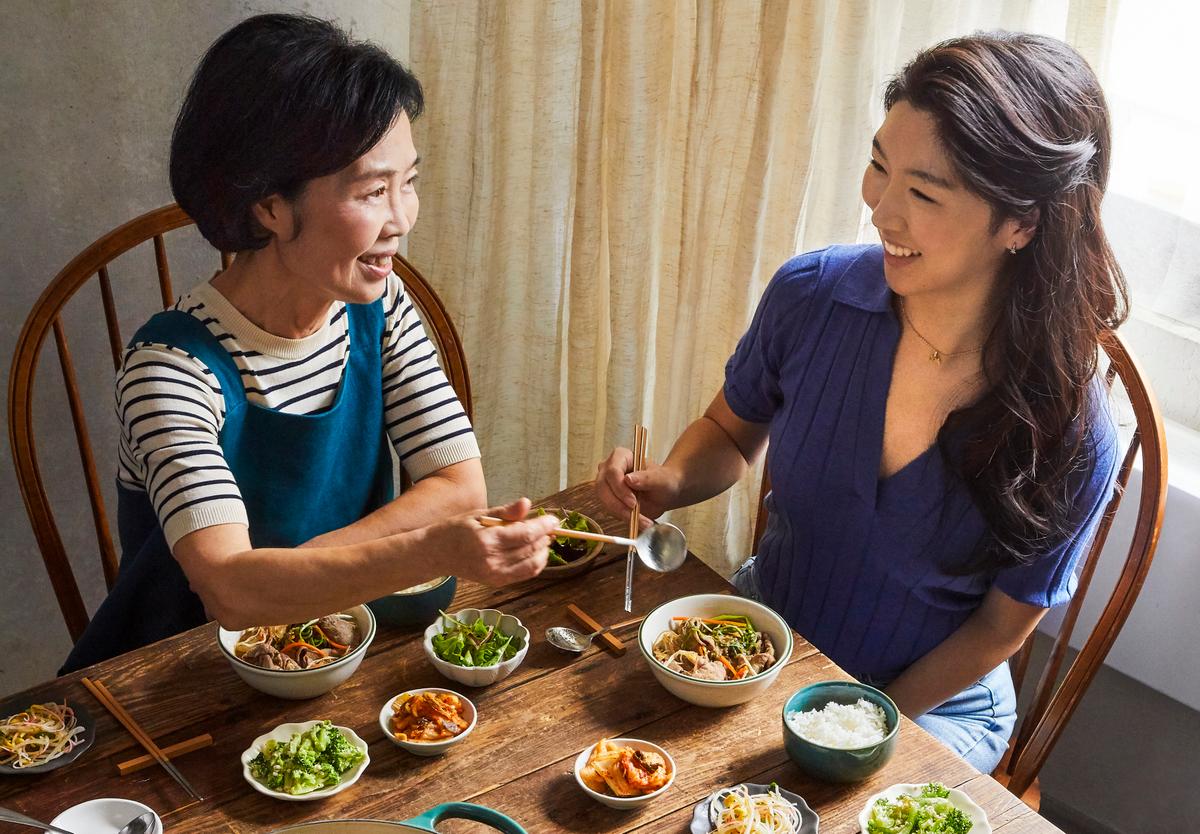 For This Mother-Daughter Cooking Duo, Home Is Where the Kimchi Is thumbnail