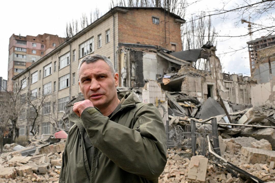 Kyiv Mayor Says Ukraine May Have to Temporarily Cede Land to Secure Peace