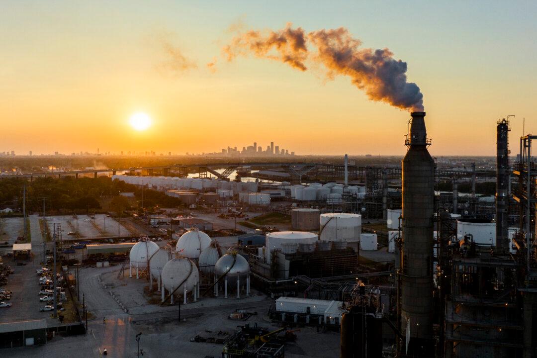 DOI Eases Drilling Rules to Boost Offshore Oil Production