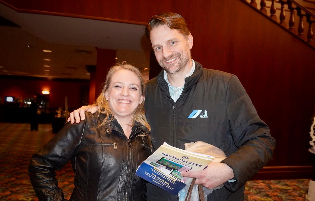 Shen Yun Shares Hope and Light, Says Illinois Theatergoer