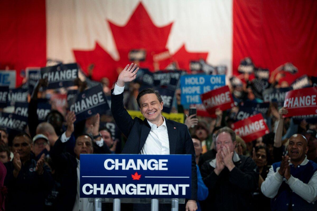 Canadians Vote in Pivotal Election, as Trump’s Tariffs, Annexation Talk Loom Large | USNN World News Conservative leader Pierre Poilievre waves to the crowd at a campaign rally in Oakville, Ontario, Canada, on April 27, 2025. (Peter Power/AFP via Getty Images)