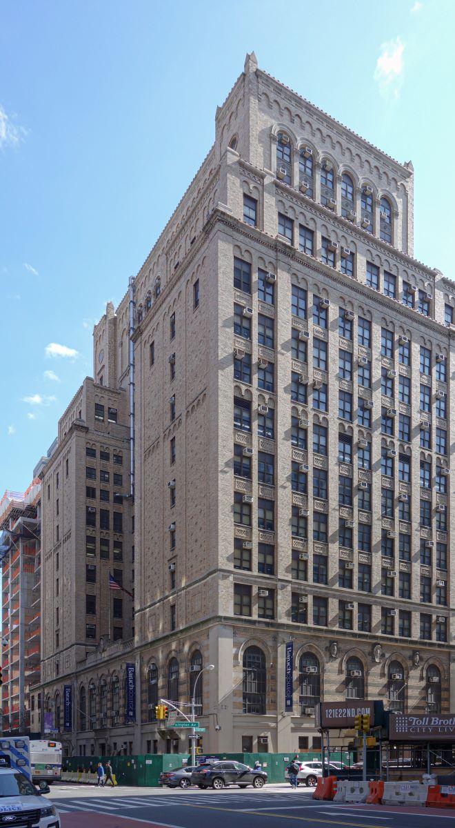 The original building on 23rd Street, known as the Lawrence and Eris Field Building of Baruch College, is still in use today. (<a href="https://commons.wikimedia.org/wiki/User:Tdorante10">Tdorante10</a>/<a href="https://creativecommons.org/licenses/by-sa/4.0/">CC BY-SA 4.0</a>)
