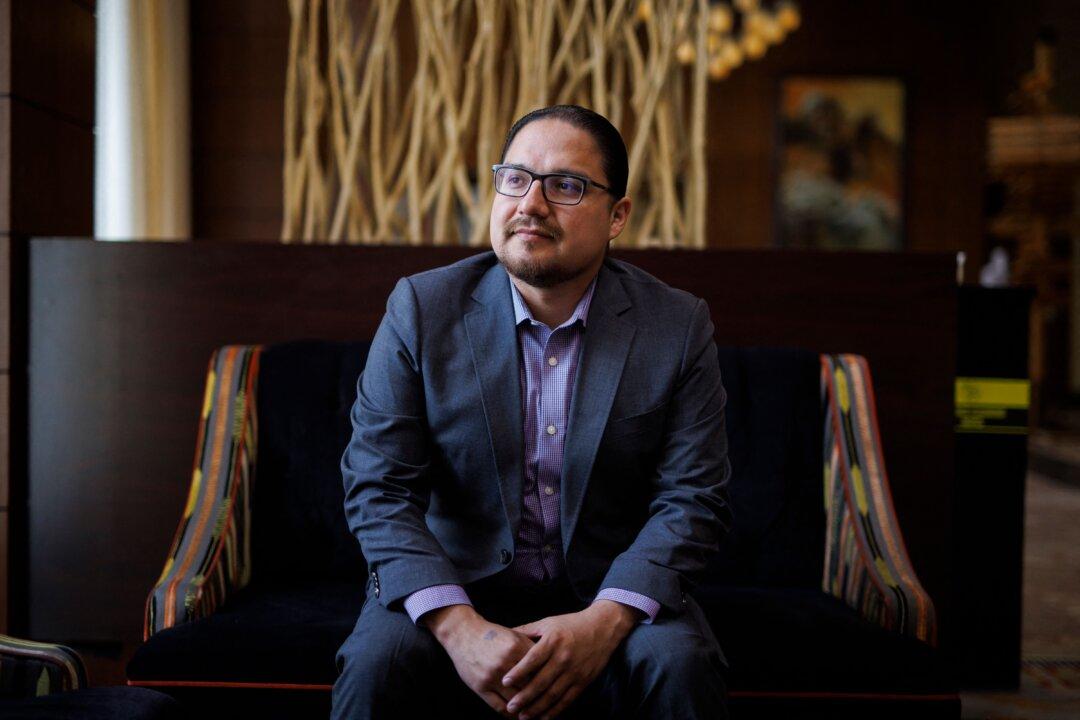 Conservative MP Morin Says Liberals Are Trying to ‘Poach’ Him