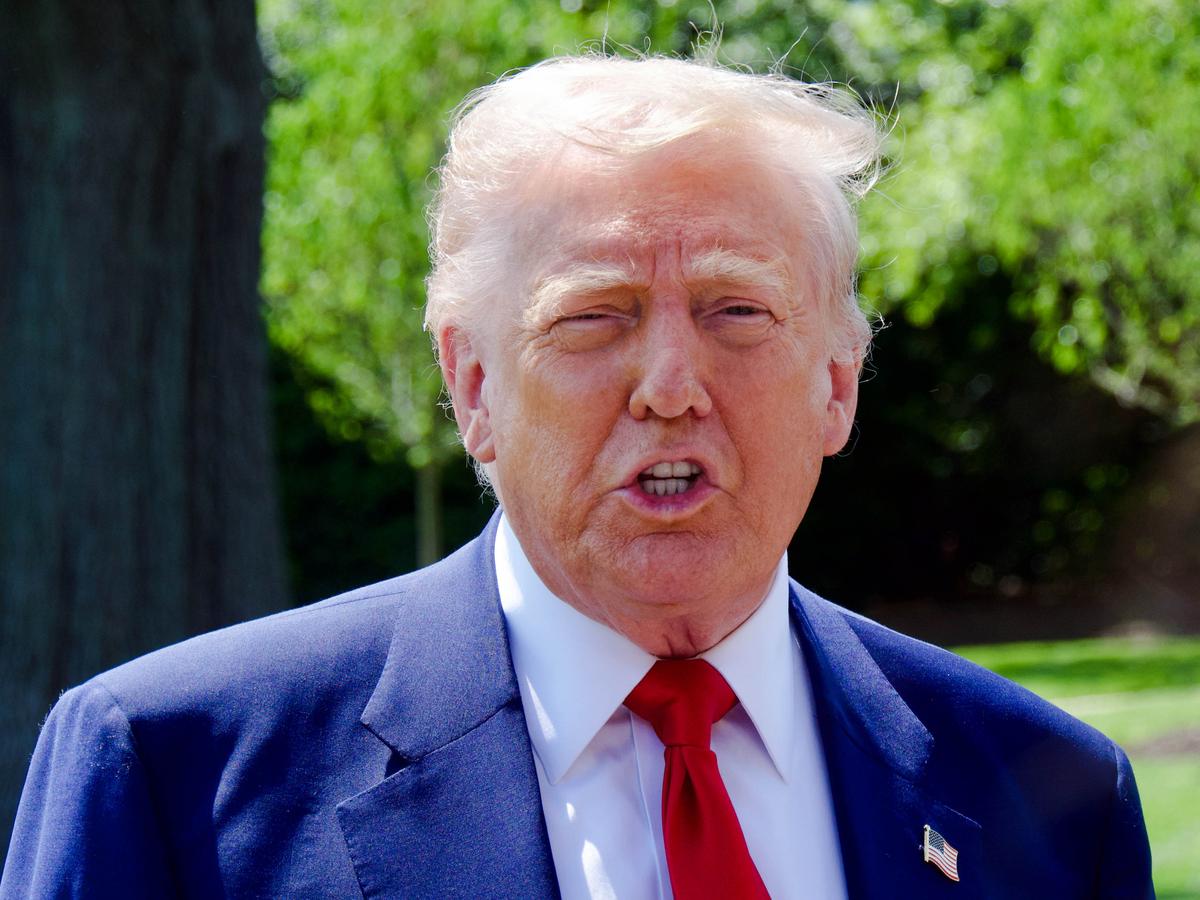 Trump Says Americans Should Be Patient After US Economy Contracts