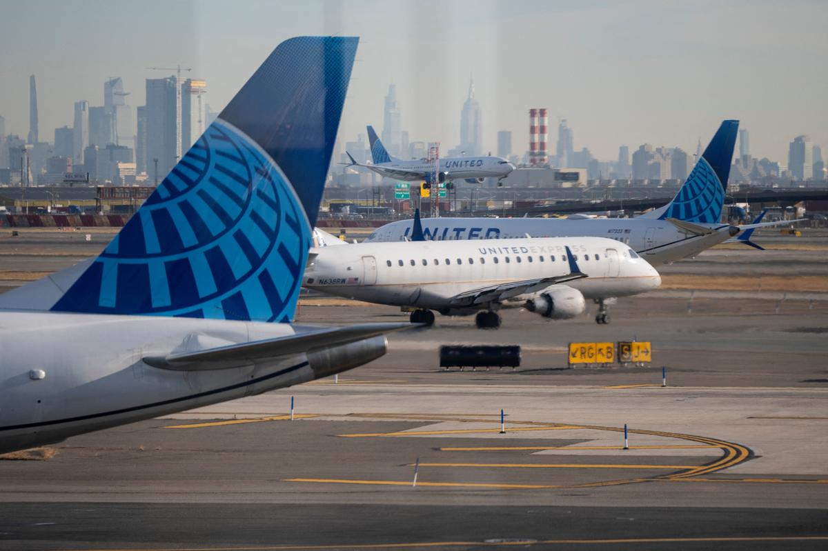 FAA to Address Newark Airport Turmoil With Tech Upgrades, Staffing Push