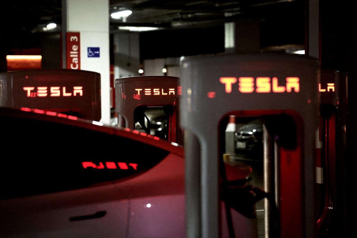 FBI Investigates Vandalism of Tesla Charging Station in Washington State