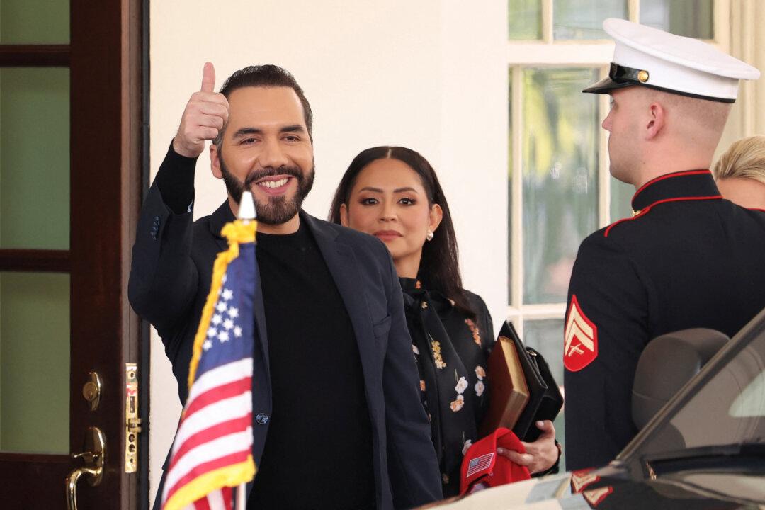 El Salvador Proposes Swapping Venezuelan Deportees From US for Maduro’s Political Prisoners