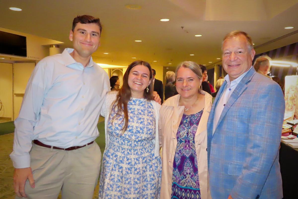 Musicians Applaud Shen Yun