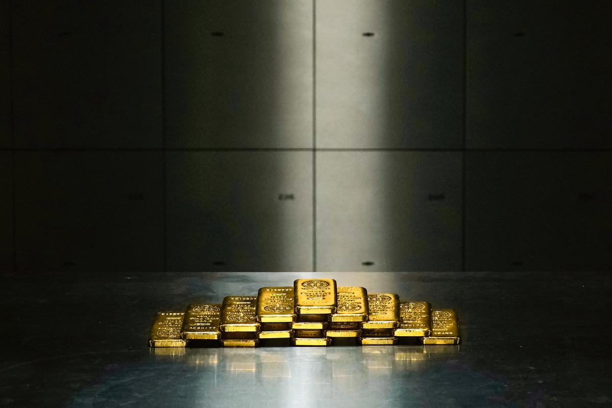 Central Banks Want More Gold, and Many Plan to Keep It on Home Soil