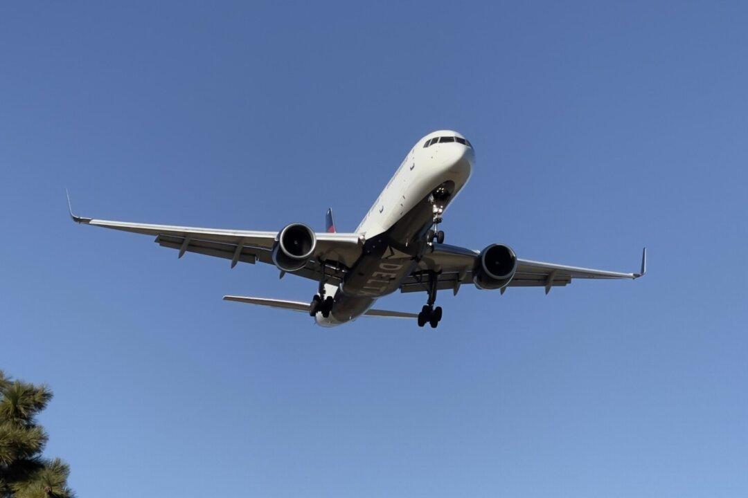 2 Washington Flights Abort Landings Due to Nearby Army Helicopter