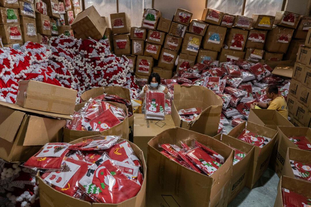 US Tariffs Push China’s Largest Wholesale Market to the Brink