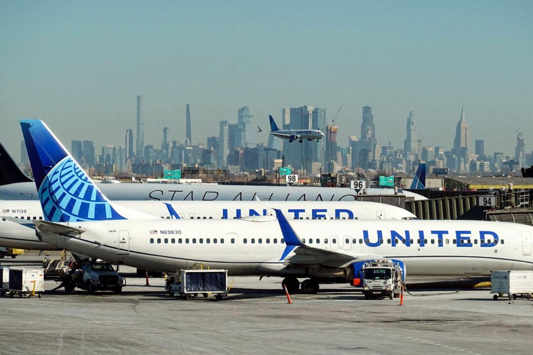 United Airlines Cancels 10 Percent of Daily Flights From Newark Amid FAA Staffing and Equipment Failures