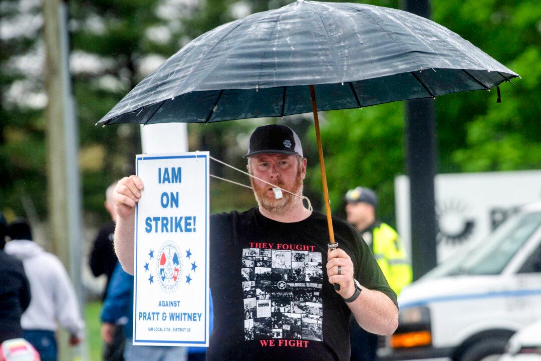 3,000 Union Members Strike Against Jet Engine Manufacturer Pratt & Whitney