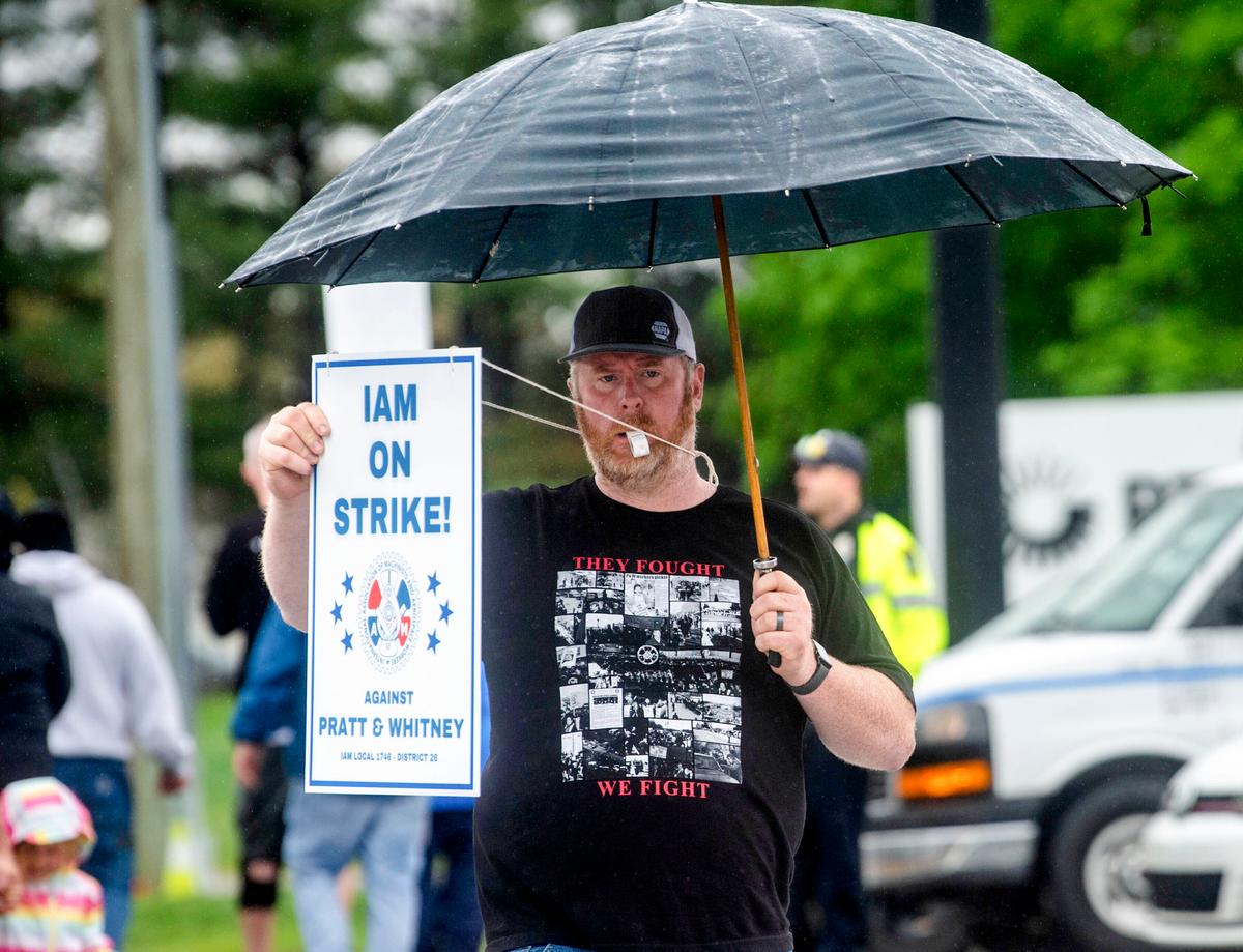 3,000 Union Members Strike Against Jet Engine Manufacturer Pratt & Whitney