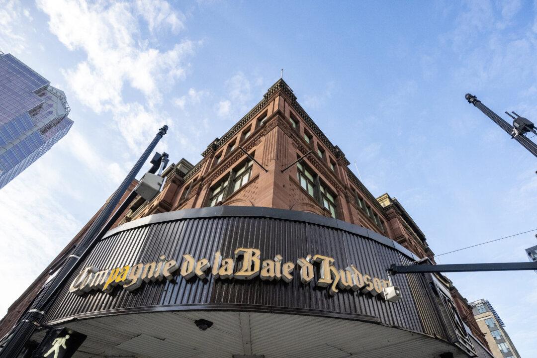 Hudson’s Bay to Bring Back Commission for Workers: Unifor