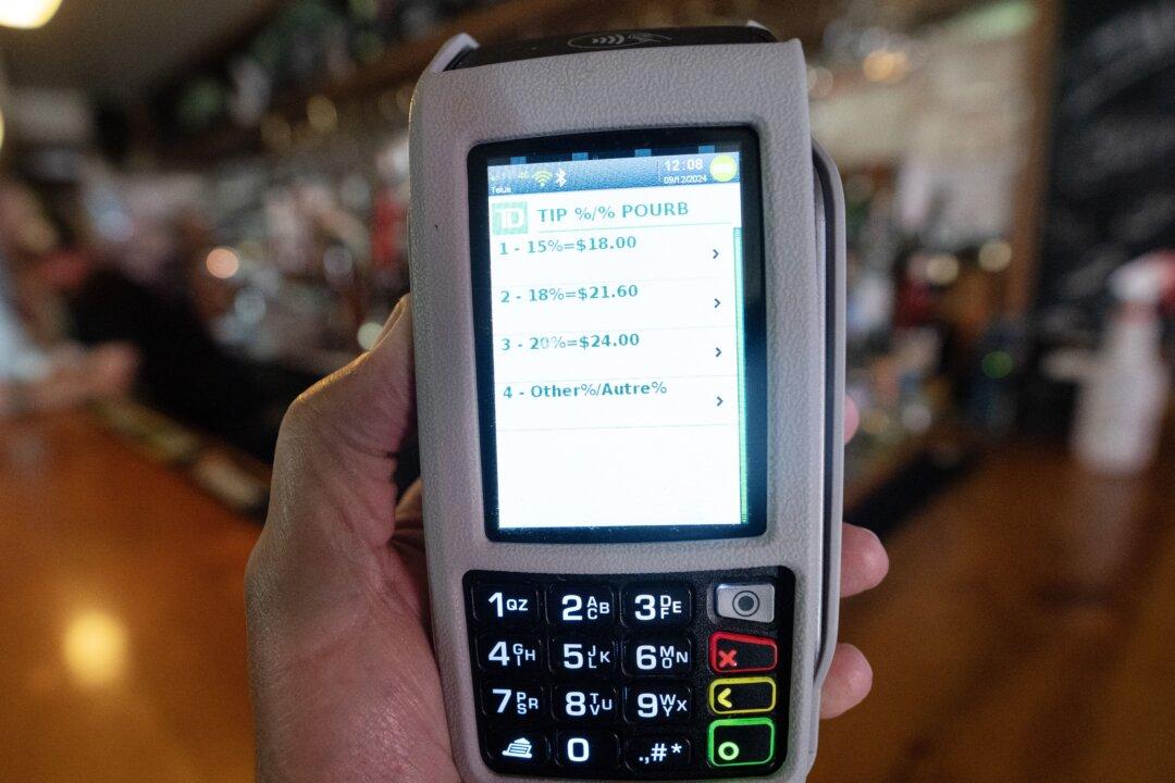 New Rules on Tipping, Price Labelling Take Effect Across Quebec