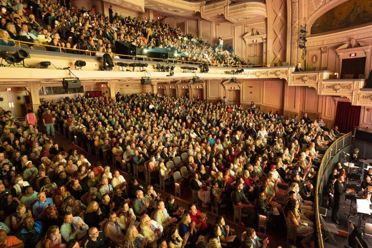 The audience at the Miller Theater at Shen Yun's curtain call on May 7, 2025. (Serena Shi/NTD)