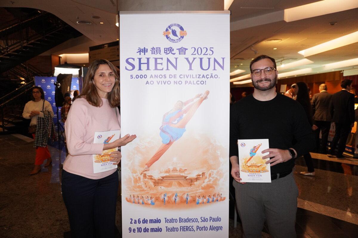 Laura and Giovanni Oliveira enjoyed Shen Yun's evening performance at the Bradesco Theater on May 2, 2025. (Lily Yu/The Epoch Times)