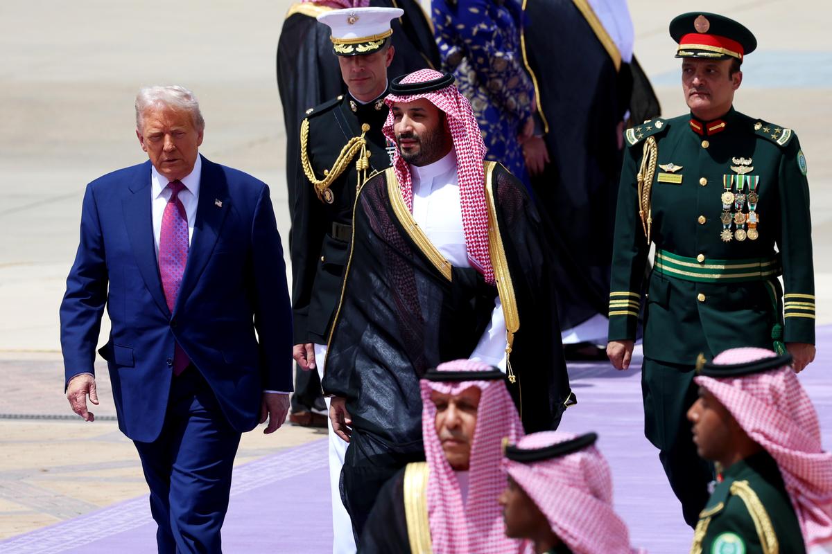 Trump Lands in Saudi Arabia, Begins High-Stakes Middle East Tour thumbnail