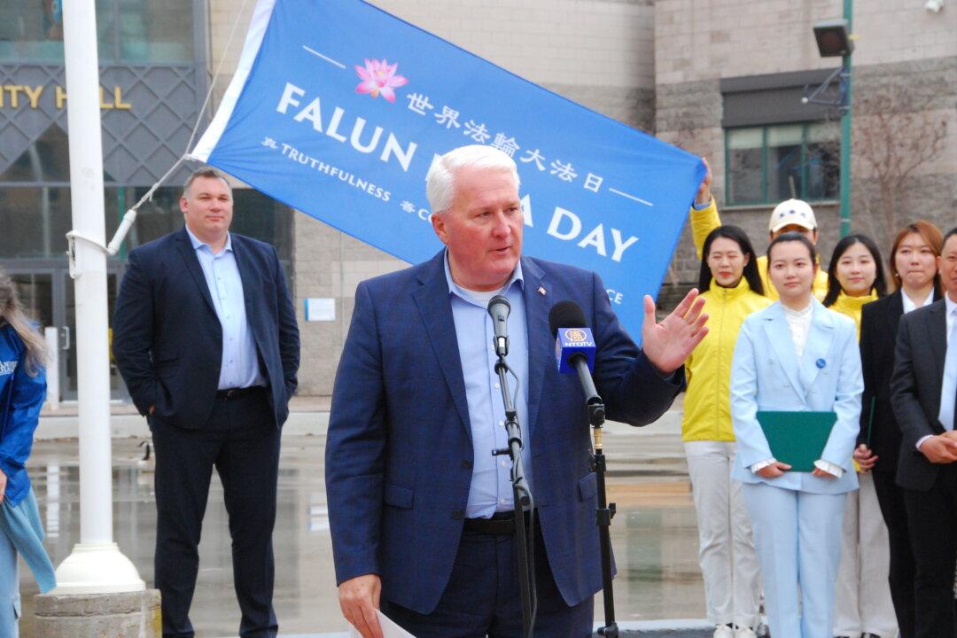 Flag-Raising Events to Celebrate World Falun Dafa Day Held in Multiple Ontario Cities