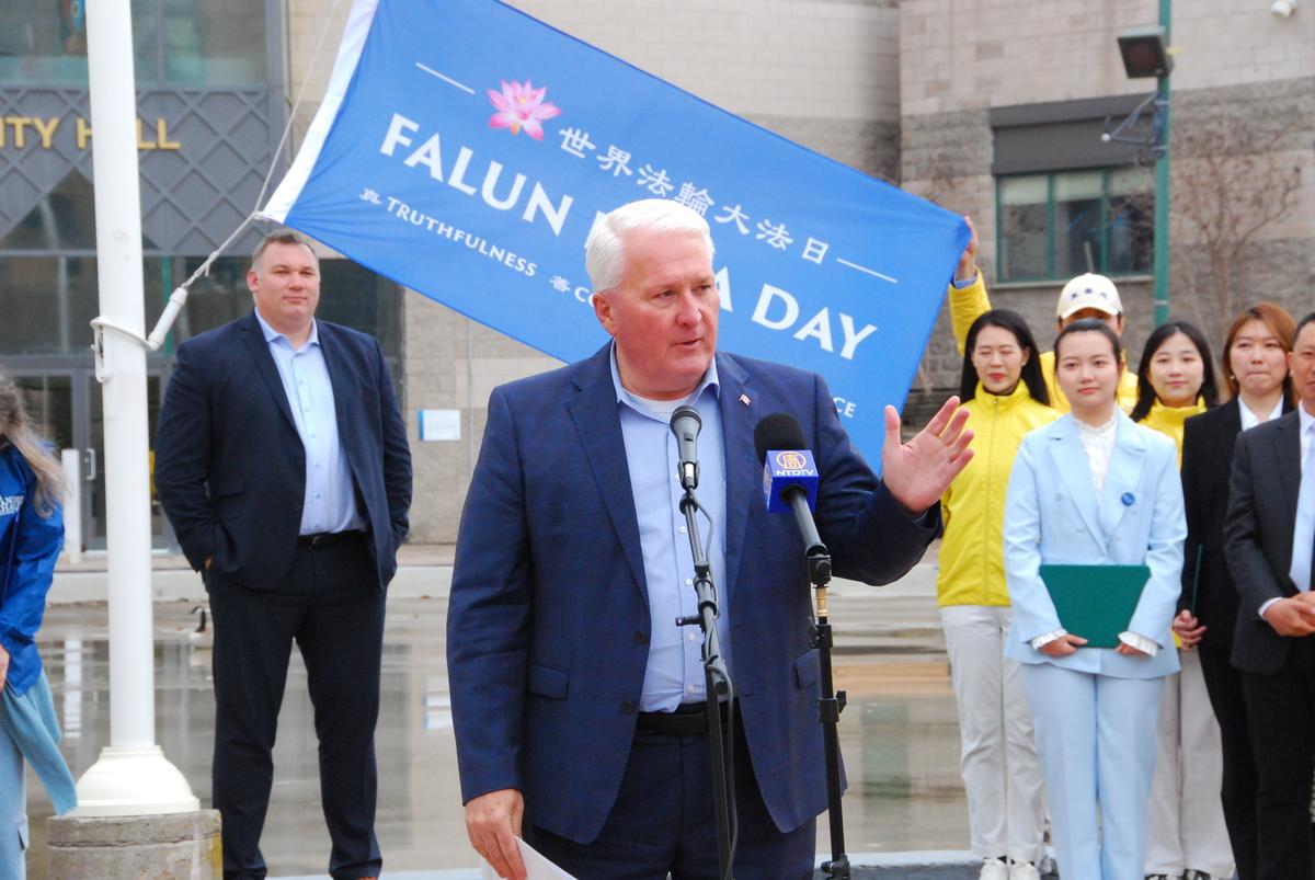 Flag-Raising Events to Celebrate World Falun Dafa Day Held in Multiple Ontario Cities