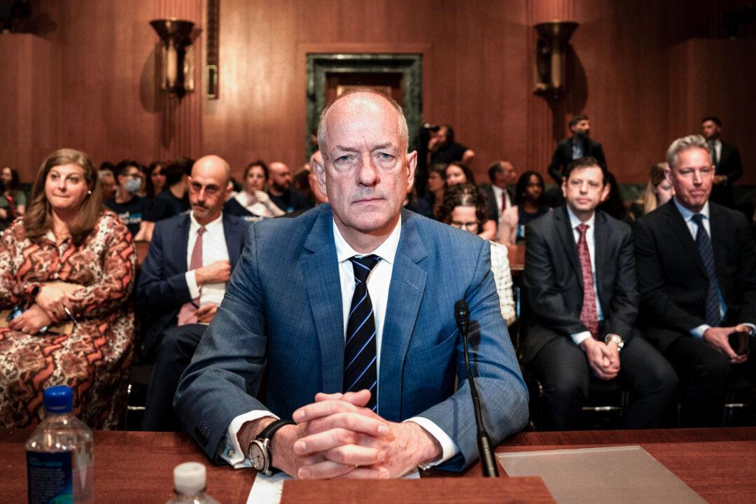 UnitedHealth CEO Abruptly Steps Down for ‘Personal Reasons’
