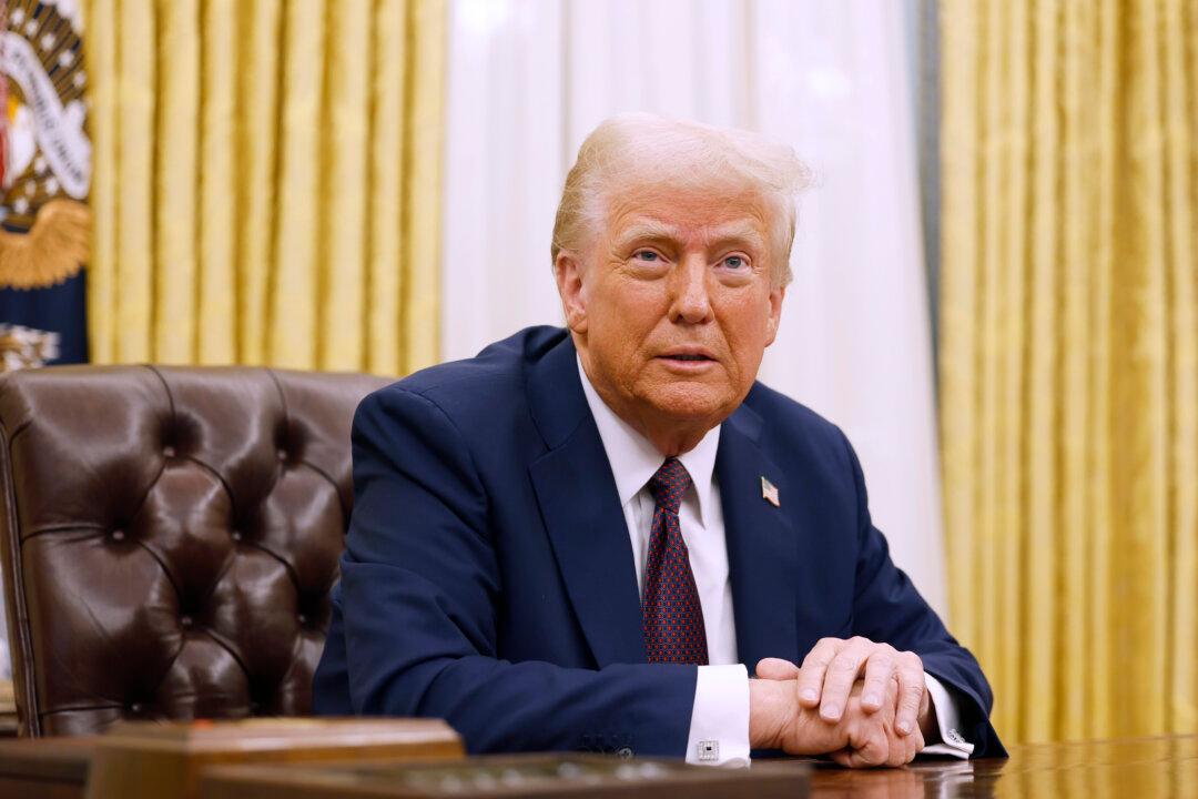 Trump to Call Putin and Zelenskyy Monday in Bid to End Ukraine War