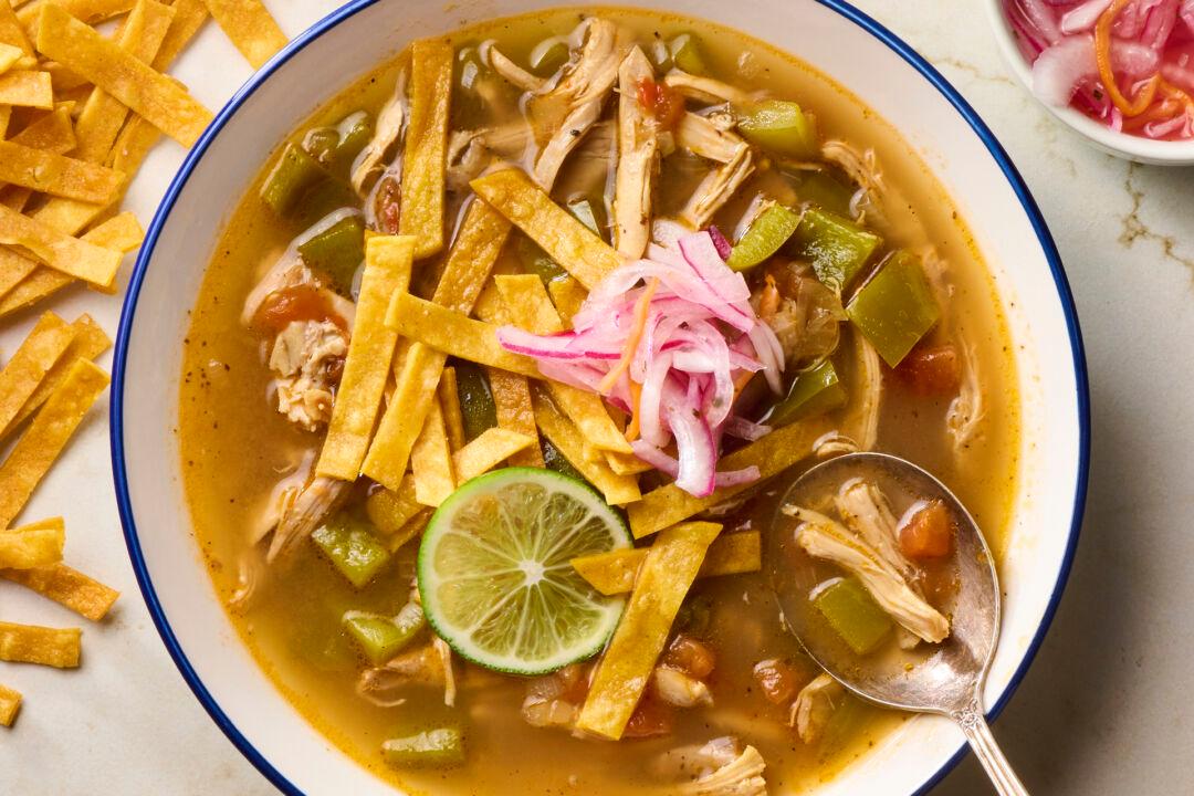 This ‘So Delicious’ Chicken Soup Will Instantly Transport You to Mexico